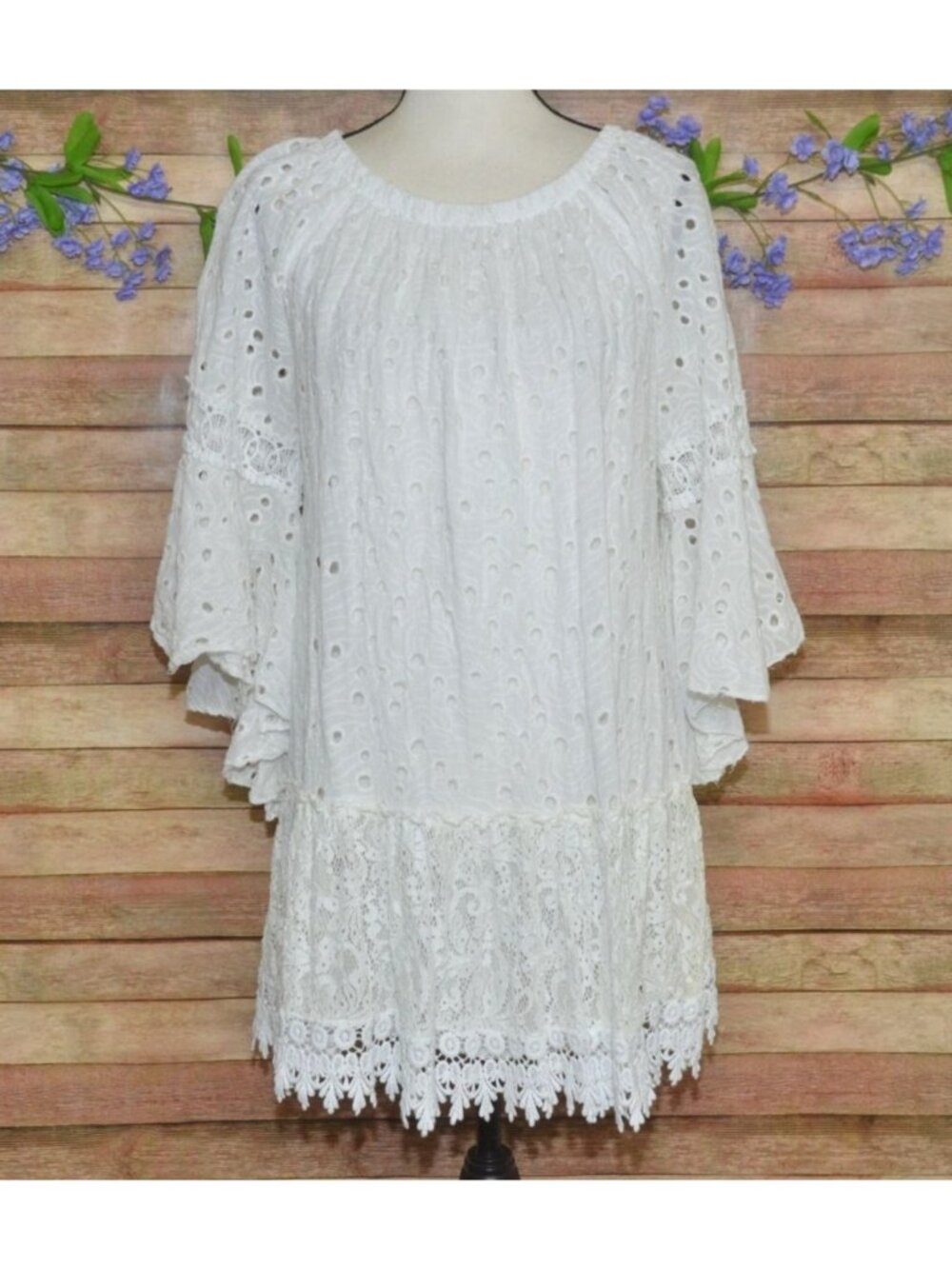 Italian Eyelet Lace Dress White Cream Crochet M Made in Italy Size M Bell Sleeve